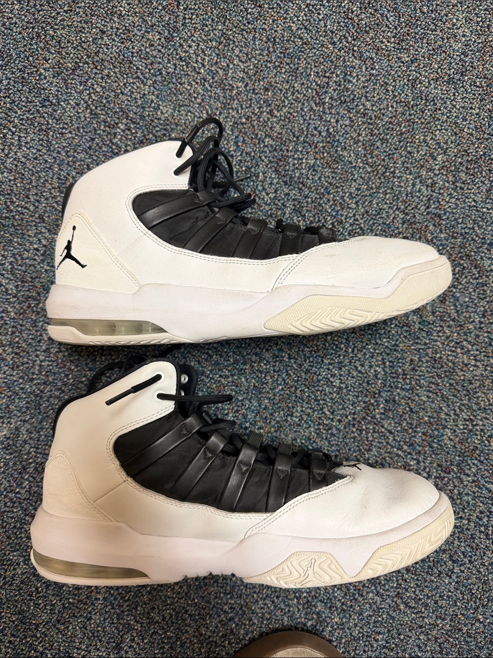 Nike Jordan max aura basketball shoes size 10 us